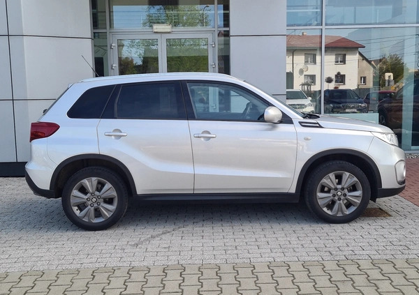 Suzuki Vitara cena 83900 przebieg: 51300, rok produkcji 2019 z Milanówek małe 154